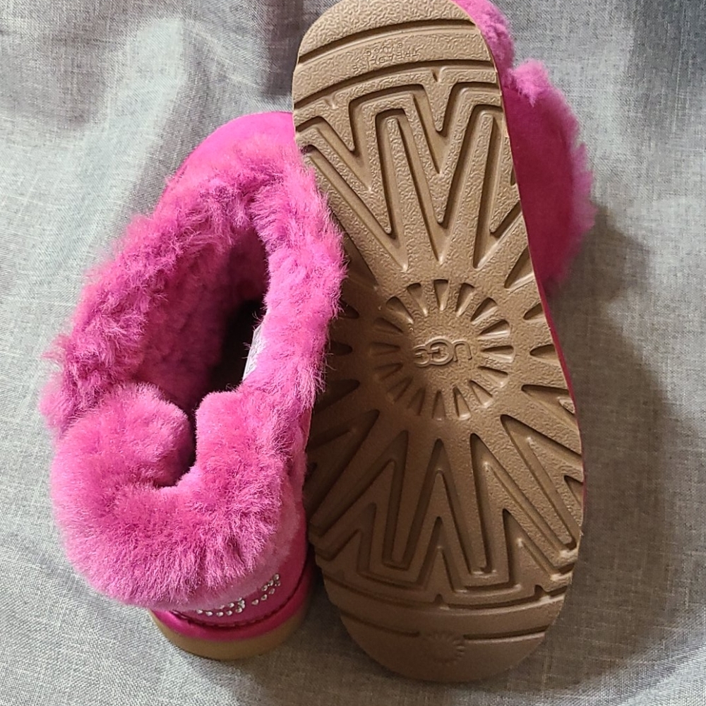 Ugg Boots - image 4